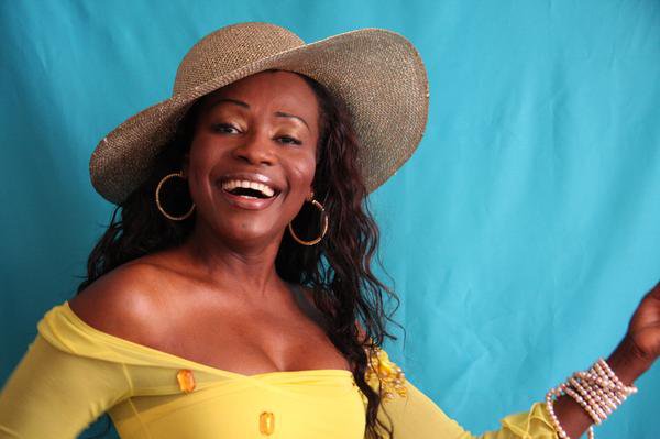 Article : Afia Mala au bercail pour ses 37 ans de carri&egrave;re musicale!