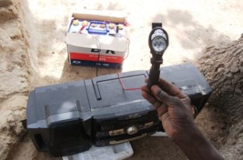 Article : Technologie au village : une radio libre créée au village à partir d’un mp3 et d'une carte mémoire