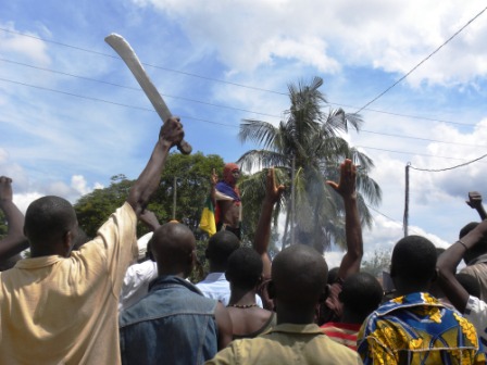 Article : Quand l’intouchable Eugene Ngaïkosset s’en prend à un français, il paie cash…