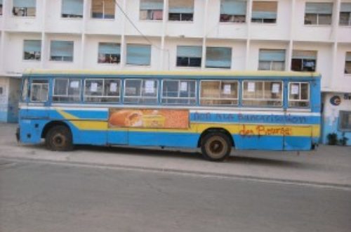 Article : Les étudiants prennent un bus en otage à Dakar