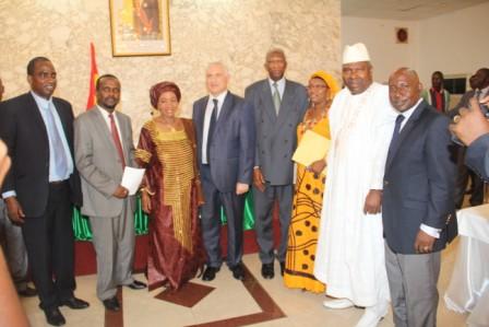 Article : Guin&eacute;e: quand les politiques sont otages de leurs int&eacute;r&ecirc;ts&hellip;