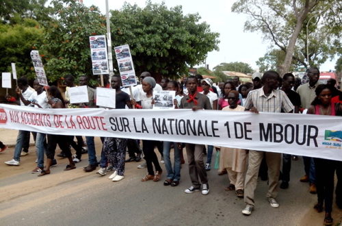 Article : Sénégal : quand les jeunes de Mbour se mobilisent pour dire STOP aux accidents de route