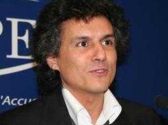 Article : Rachid Nekkaz : candidat de l&rsquo;immigration pour la pr&eacute;sidentielle alg&eacute;rienne