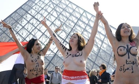 Article : La nudité, une arme féminine explosive ?