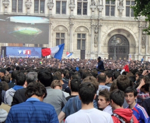 Article : L’Hôtel de ville de Paris tout en Bleu pour France-Nigeria