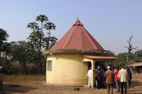 Article : La Case de l&rsquo;oncle &hellip; Tour&eacute;*