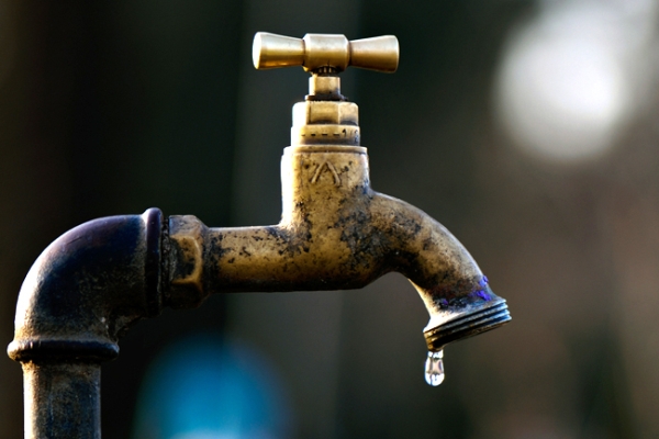 Article : Monsieur, combien co&ucirc;te ce r&eacute;cipient d&rsquo;eau s&rsquo;il vous pla&icirc;t&nbsp;?