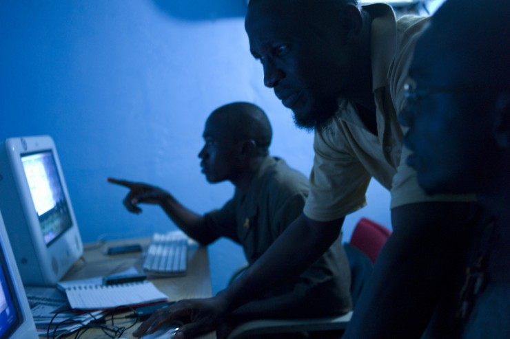 Article : En p&eacute;riode &eacute;lectorale : &ecirc;tre journaliste, blogueur et bon militant&hellip;