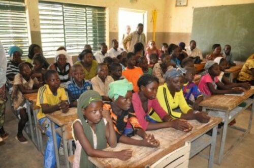 Article : Le boubou interdit dans les établissements scolaires mauritaniens