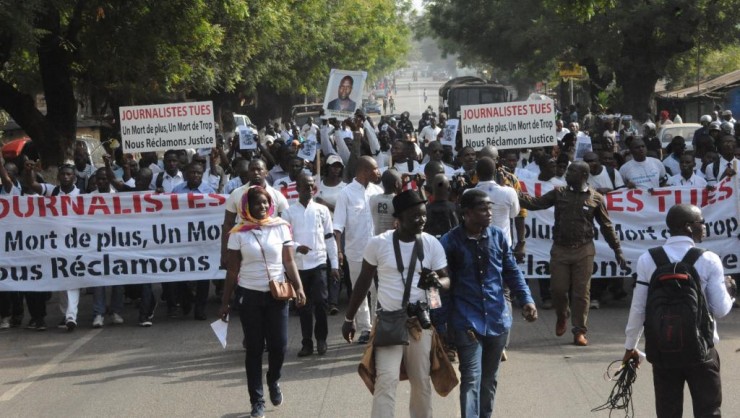 Article : Assassinat d’un journaliste en Guinée : la goutte d’eau qui a fait déborder le vase