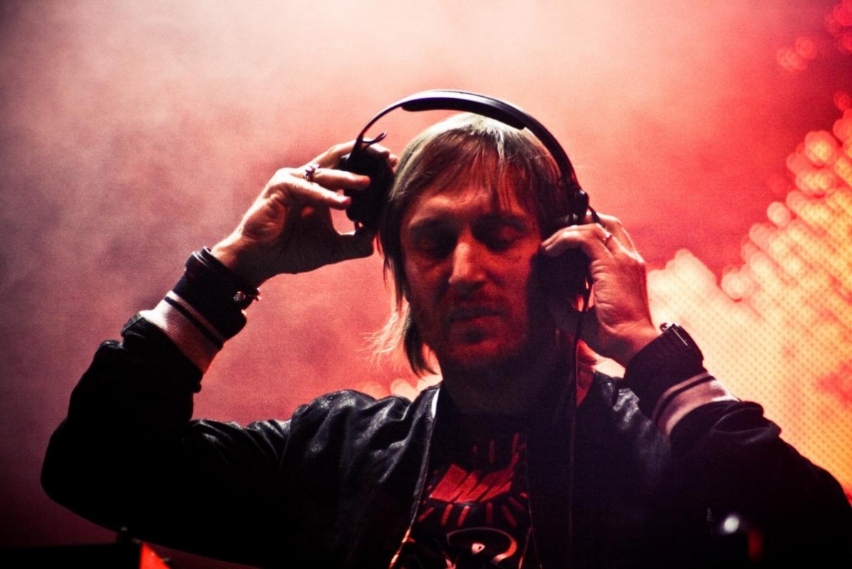 Article : La Côte d’Ivoire dépense 300 millions de FCFA et s’offre le DJ David Guetta