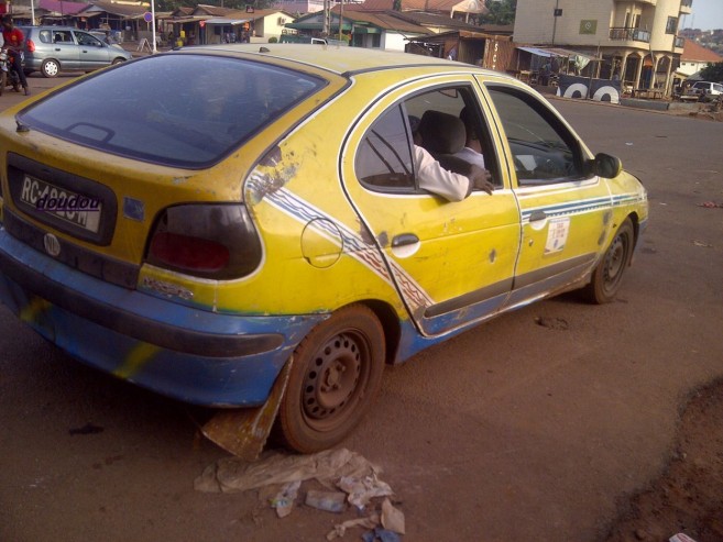 Article : Dans un taxi de Conakry (1)