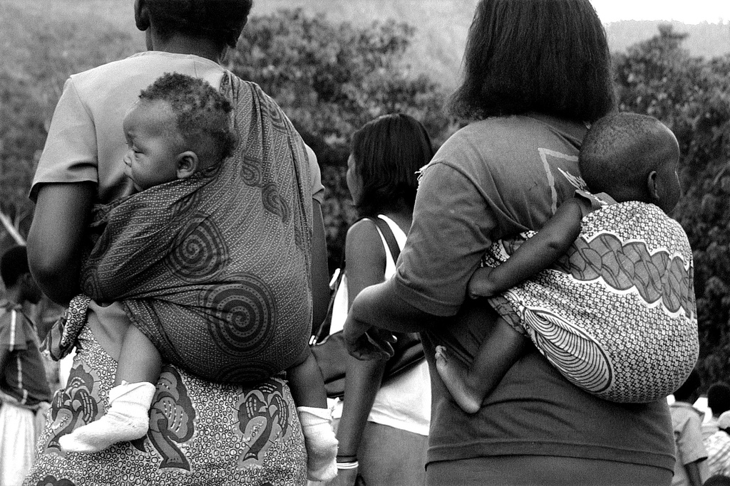 Article : Promener b&eacute;b&eacute; n&rsquo;est pas m&ecirc;me chose partout