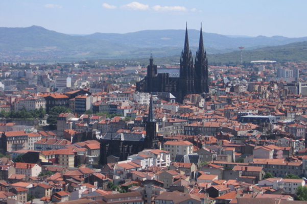 Article : Du bon temps à Clermont – Ferrand après un voyage éreintant