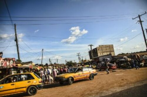 Article : 8 différences entre les taxi-ville au Sénégal et au Cameroun