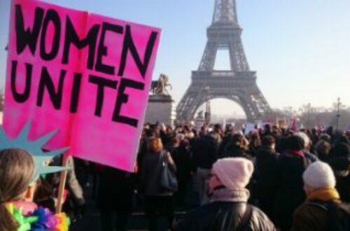 Article : À Paris, des milliers de personnes marchent contre Trump