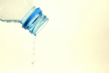 Article : Eau minérale en Afrique : un business qui coule à flot