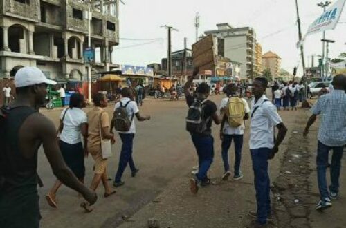 Article : En Guinée, la crise sociopolitique s’intensifie, les élèves terrés à la maison et les activités au ralenti