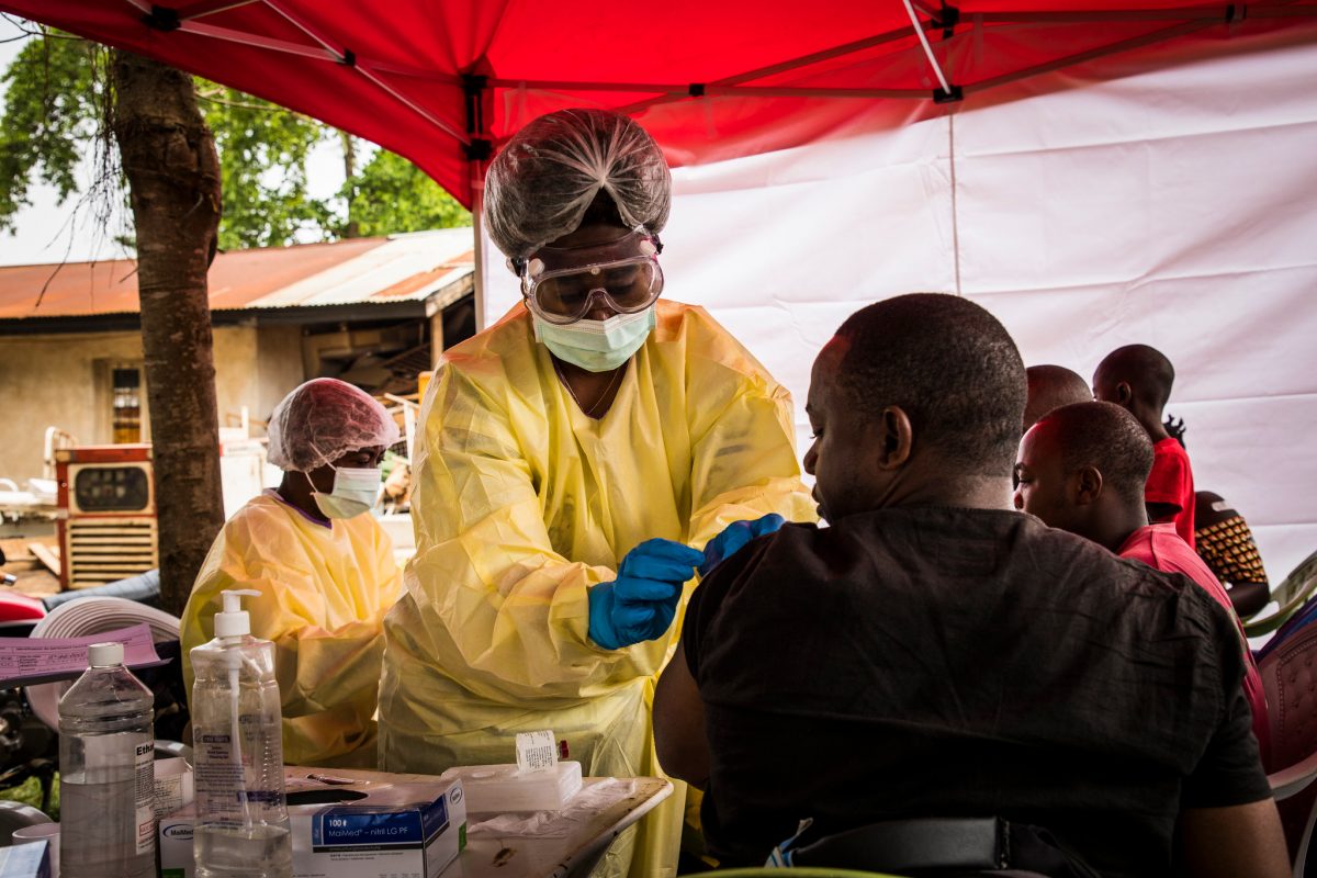 Article : Maladie Ebola : le dilemme de fréquenter les structures sanitaires de base