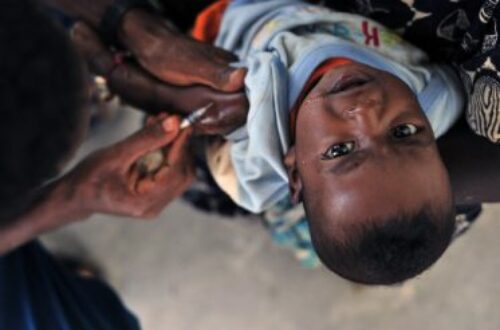 Article : Vacciner les enfants contre la polio : un casse-tête insoluble et mortel