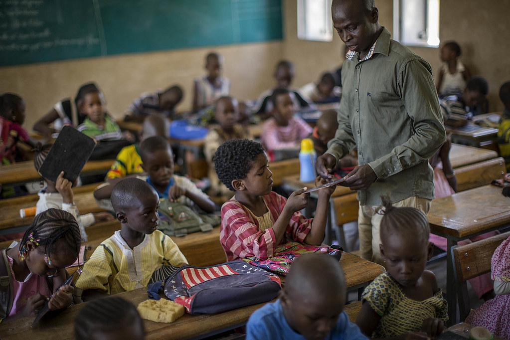 Article : &Eacute;coles ferm&eacute;es : les enseignants du priv&eacute; gal&egrave;rent
