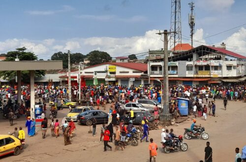 Article : Coup d’État en Guinée : des institutions condamnent, le peuple acclame
