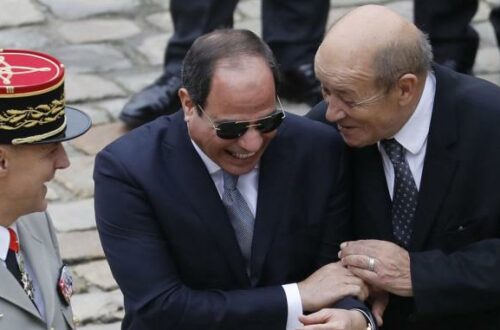 Article : En Egypte, c’est dans le silence qu’on bourde Macron et la France