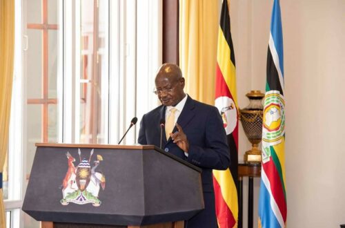 Article : Ouganda : le président a exhorté la population à se faire vacciner comme « première solution » au COVID-19