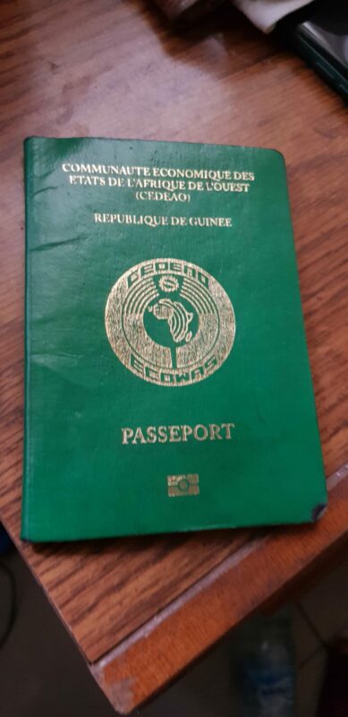 Article : Guinée, avoir son passeport ou couper son billet pour l’enfer.