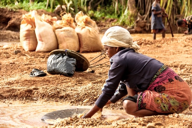 Article : Développement industriel en Afrique : la malédiction des ressources