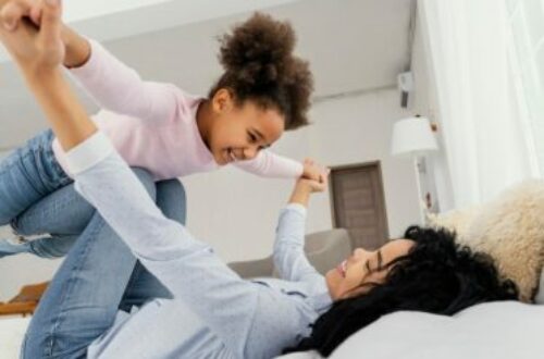 Article : Surmonter la culpabilité maternelle : conseils d’une maman